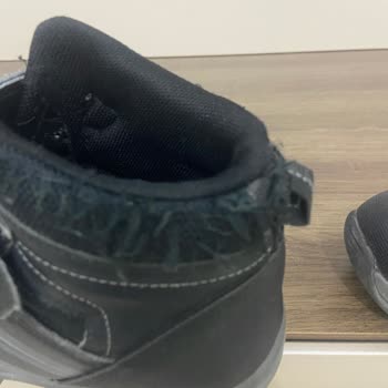 FLO Ayakkabı Çocuk Ayakkabısında Dikiş Problemi Ve Mağduriyet