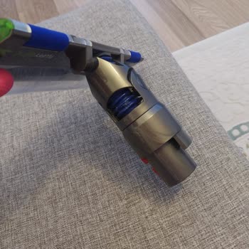 Dyson V 15 Detect Kablosuz Süpürge Borudaki Yırtık Hk