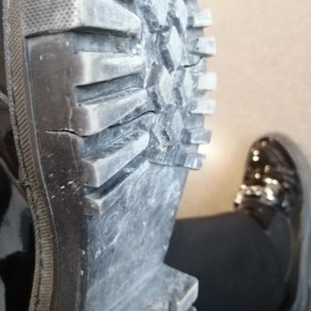 Erva'nın Butiği 4 Aylık Ayakkabımın Tabanı Kırıldı