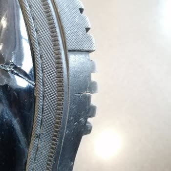 Erva'nın Butiği 4 Aylık Ayakkabımın Tabanı Kırıldı