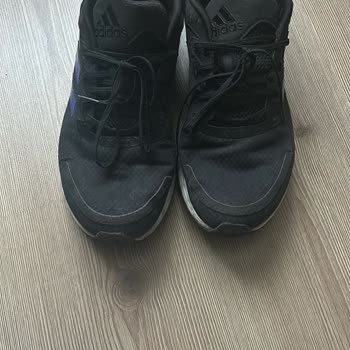 Adidas Mağdurları Adidas'tan Alınan Ayakkabının Ömrü 1 Gün