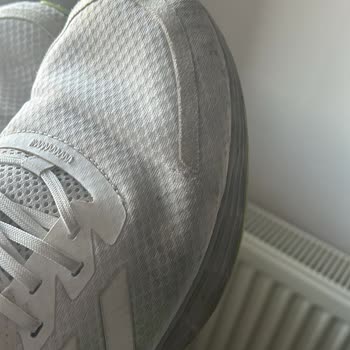 Adidas Mağdurları Adidas'tan Alınan Ayakkabının Ömrü 1 Gün