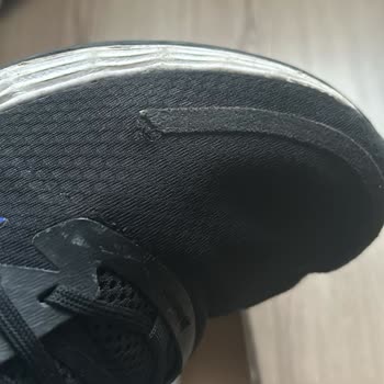 Adidas Mağdurları Adidas'tan Alınan Ayakkabının Ömrü 1 Gün