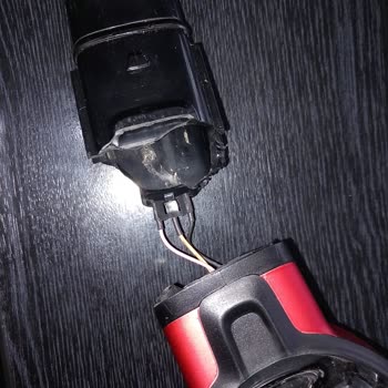 PHILIPS Ev Aletleri Philips Xc7043/01 Gövdeden Kırıldı 3 Ayda