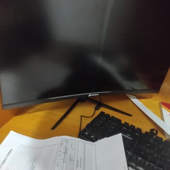 Gamebooster GB-2418CF 23.6" Ekrandaki Çizgi Kullanıcı Hatası Reddi