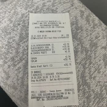 BİM Marketten Alınan Beyaz Peynirde Kıl Bulunması Şikayeti