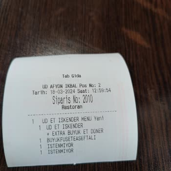 Usta Dönerci Soğuk İskender Ve Bayat Ekmek