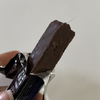 Eti Gıda Eti Maxımus Çikolatanın İçinden Çıkan Tüy Veya Kıl