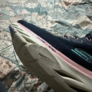 Skechers Ayakkabı Makinede Yıkanamıyor!