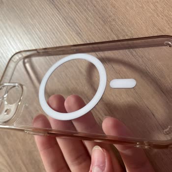 Media Markt Magsafe Kılıfım Sarardı