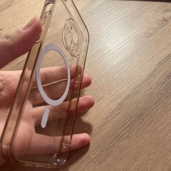 Media Markt Magsafe Kılıfım Sarardı