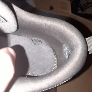 İnatla Kabul Edilmeyen Ürün Kusurları - Skechers