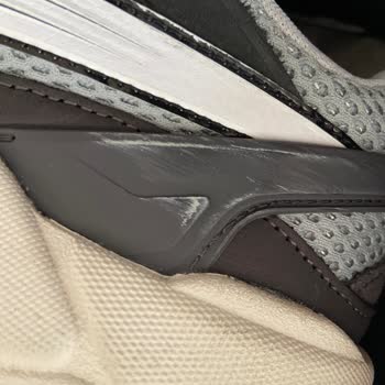 Sneaks Up Çok Kısa Sürede Deforme Olan Üründeki Hatayı Kabul Etmedi!