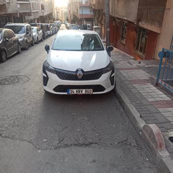 Tik Tak Sokak Arasına Bırakılan Araçlar