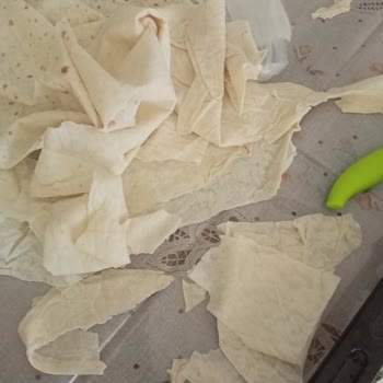 Alda Zebil Market Bayat Yufka Satıyor