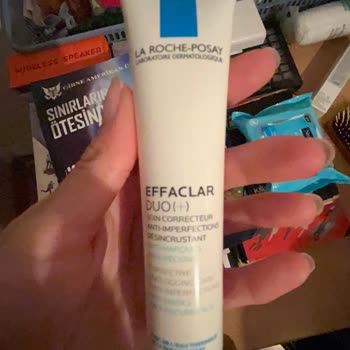 La Roche - Posay Tüylenme Yapar Mı?
