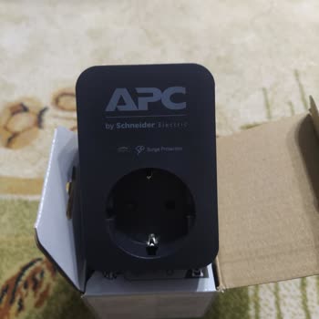 Schneider Electric Apc Akım Korumalı Priz