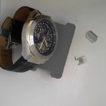 Saat & Saat Garantisi Devam Eden Saatin Tamiri İçin Para İstiyor!