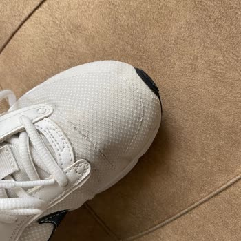 Ürünün Arkasında Durmayan Nike