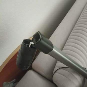 Philips Dikey Süpürgemin Borusu Kırıldı