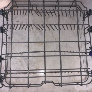 Franke Bulaşık Makinemin İki Sepetinde De Pas Ve Kopmalar Mevcut.