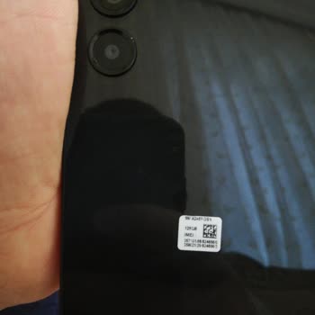 Media Markt Jelatinsiz Telefon Satıyor