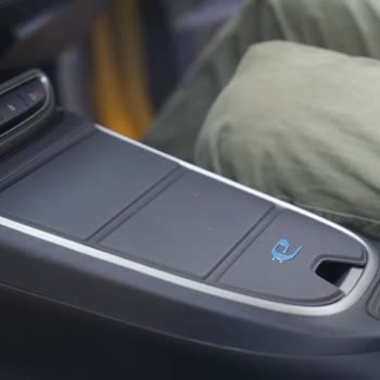 Jeep Avenger Eksik Orta Konsol Kapağı