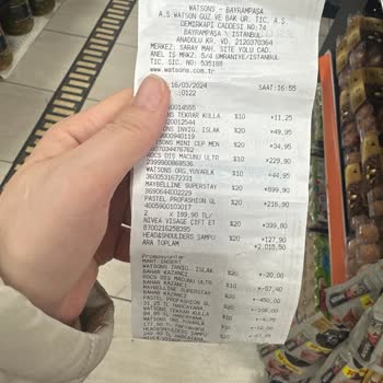 Watsons Bayrampaşa Şubesi Pastel Ürün Likit Far Sorunu Kırık Ürün