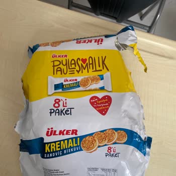 Ülker Kremalı Sandviç 8'li Paketten 7 Tane Çıktı