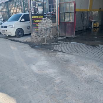 Selçuklu Belediyesi (Konya) Yol Göçmesi Dükkan Onu