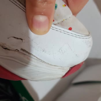 Benetton Kız Çocuk Botu 2 Ayda Yırtıldı!