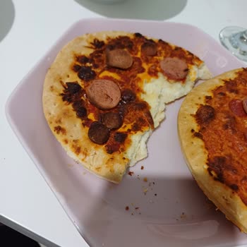 Superfresh Pizza Ama Pizza Değil!