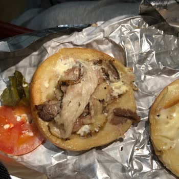 Arby's Füme Kaburga Hamburgeri