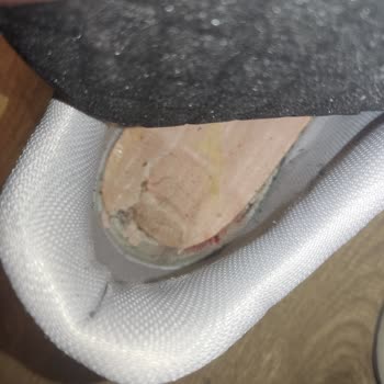 Deichmann Ayakkabı Ve İç Taban Bakım Ürünü Kalitesizliği.