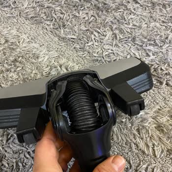 Bosch Elektrikli El Aletleri Bosch Seria 6 Dikey Süpürge Başlık Kırıldı