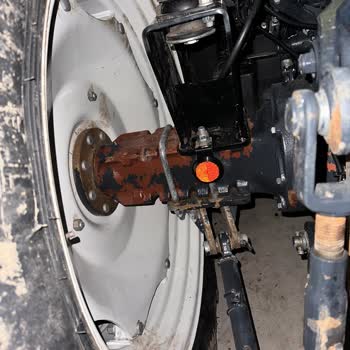 Erkunt Traktörden Şikayetçiyim. Boyaları Kalktı.