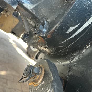 Erkunt Traktörden Şikayetçiyim. Boyaları Kalktı.