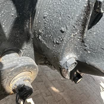 Erkunt Traktörden Şikayetçiyim. Boyaları Kalktı.