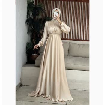 Waw Tesettür Elbise İç Gösteriyor