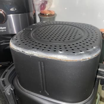 Arzum Airfryer 1 Haftada Paslandı