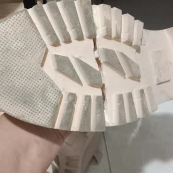 CZ London Ayakkabının Geldiği Hal