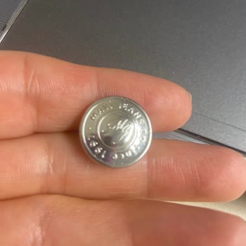 Mavi Jean Kot Düğmesi Kırılması