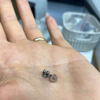 Zen Pırlantadan Aldığım Tektaş Küpe Paslandı