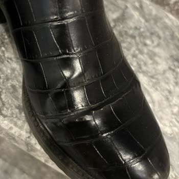 Nine West 5 Kere Giyilen Kadın Bot Katlama Yerinden Yırtıldı.