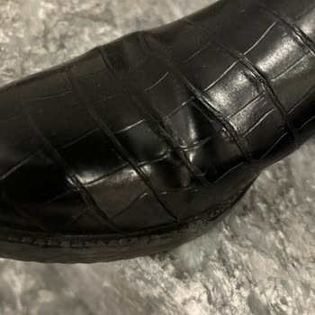 Nine West 5 Kere Giyilen Kadın Bot Katlama Yerinden Yırtıldı.