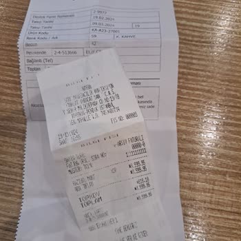 Kayra Giyim Alışveriş Merkezindeki Giyim Mağazasının Ürün İnceleme Süreci Hakkında Şikayet