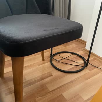 Asya AVM Mağduriyeti 2 Aydır Gelmeyen Sandalye Ayağı