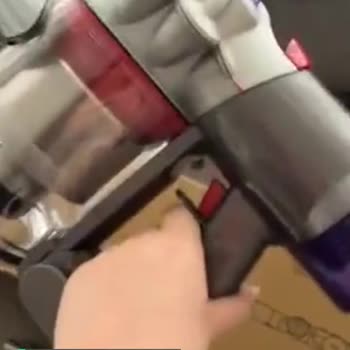 Dyson V8 Hasarlı