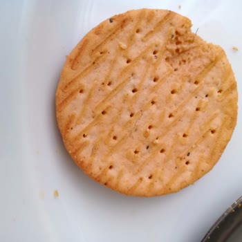 Saray Bisküvi Pizza Krakerde Kıl Çıktı