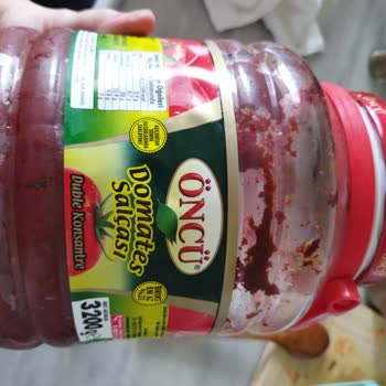 Öncü Salça Böcekli Öncü Domates Salçası